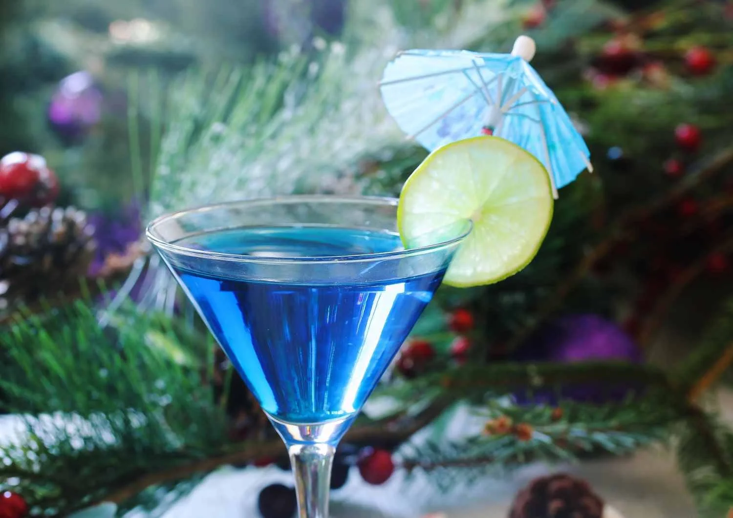 Blue Christmas Cocktail Recipe - The Jack Frost — Smartblend